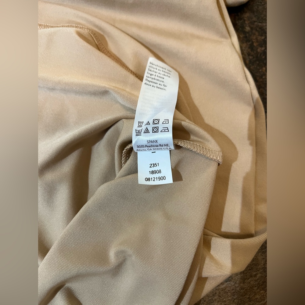 Spanx Socialight light compression slip in soft nude color. Size XL - Picture 7 of 12